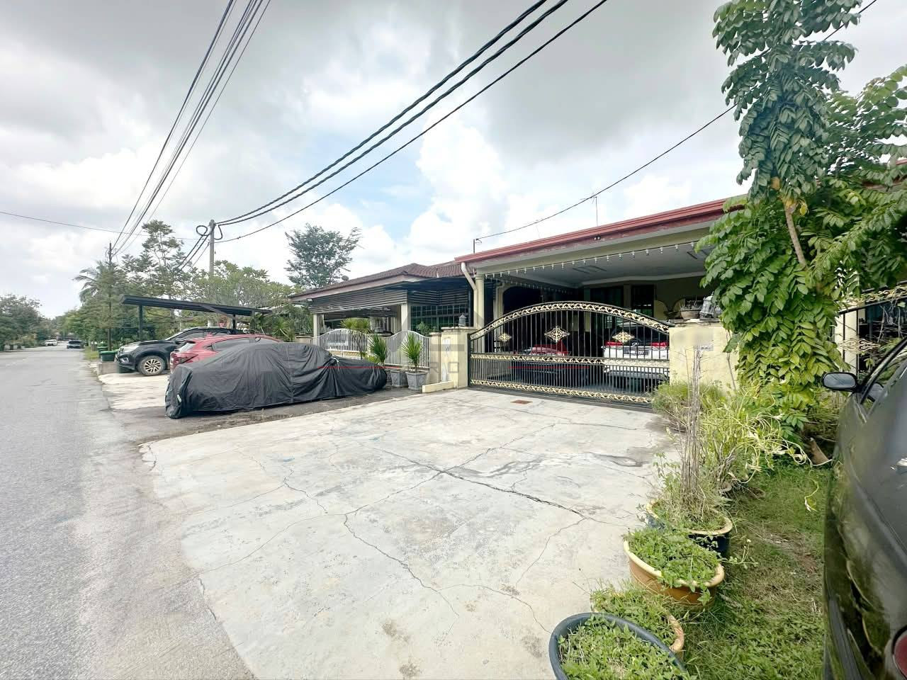 TAMAN RAKYAT 📍 | RENOVATED | SEMI-D 2 TINGKAT 24