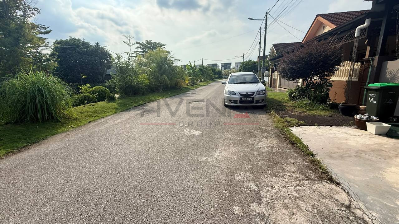 MBI DESAKU 📍 | RENOVATED | BANGLO SETINGKAT | BELOW MARKET VALUE RM55,000 13