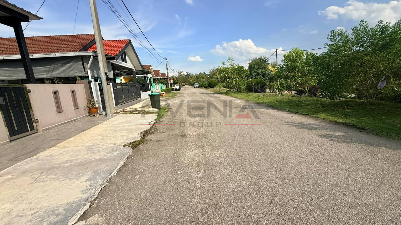 MBI DESAKU 📍 | RENOVATED | BANGLO SETINGKAT | BELOW MARKET VALUE RM55,000 5
